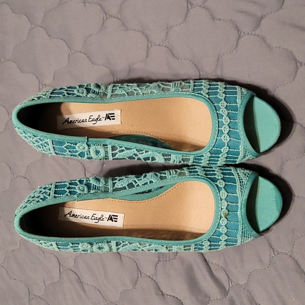 American Eagle Open Toe Wedges